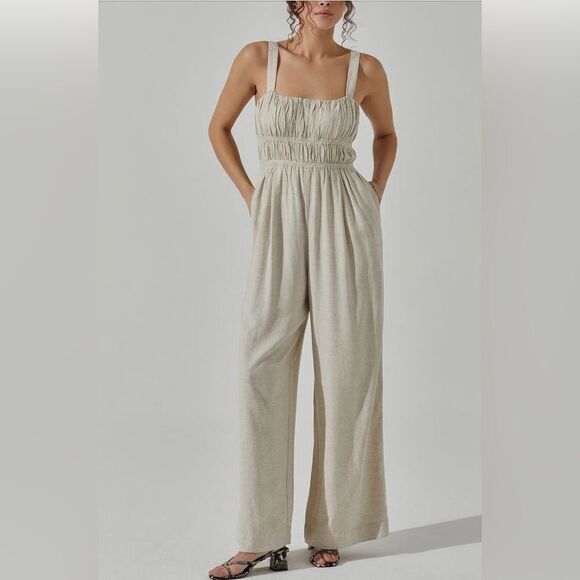 ASTR the Label NWT Wide Leg Cream Jumpsuit XL - Picture 5 of 9
